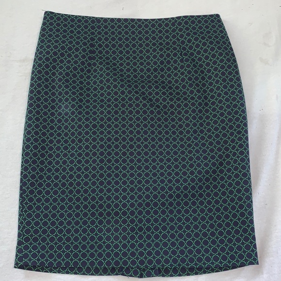 mercer & madison Dresses & Skirts - Mercer &Madison navy and green trefoil design skirt
